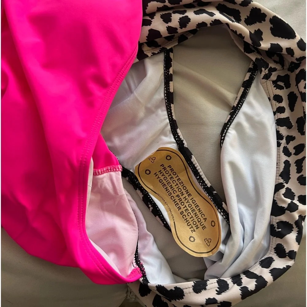 🎉 HP 🎉 One Shoulder Animal Print Swimsuit - Picture 11 of 13